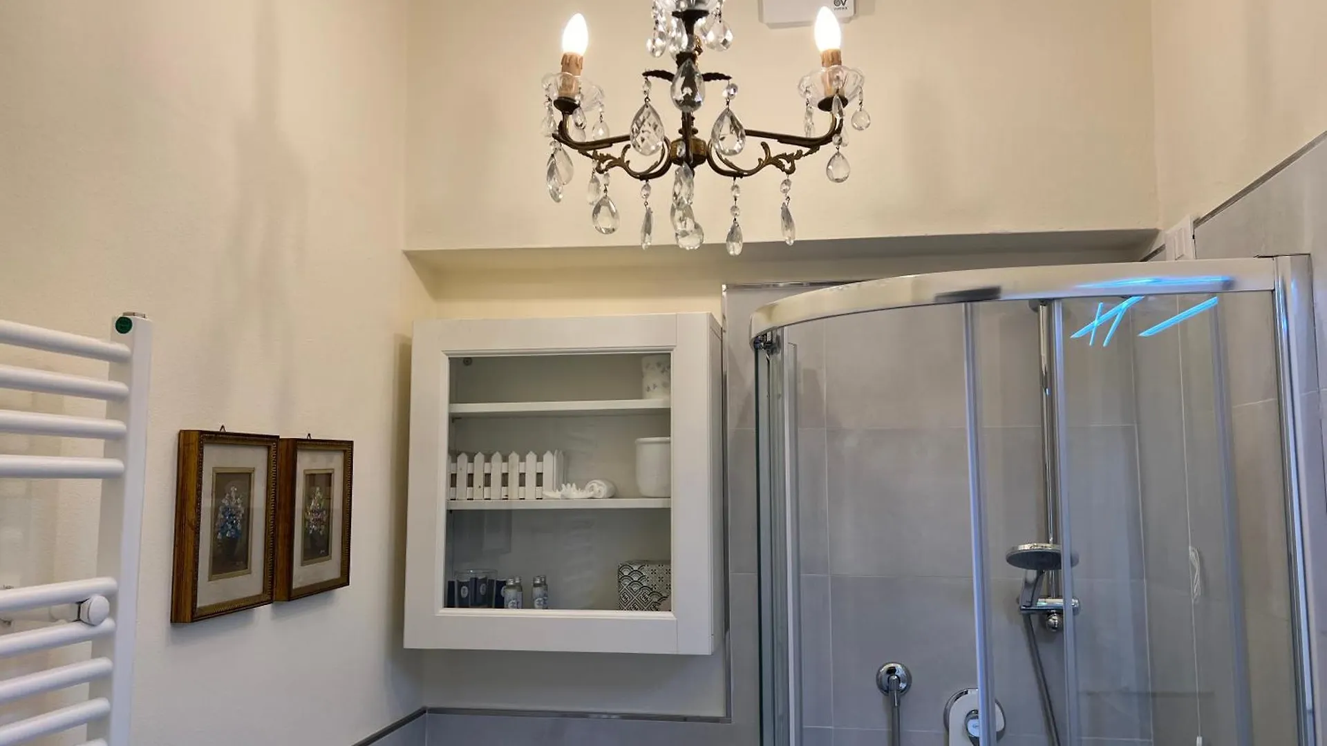 Homestay Blu Apartment Marina di Massa Italy